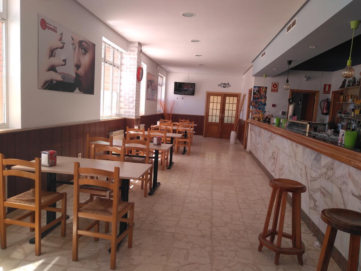 Hostal El Tropezon Matallana de Valmadrigal Dış mekan fotoğraf